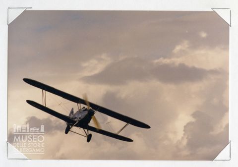 Hawker Hind - Biplano da caccia (in volo)