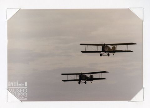 Breguet 14 (replica) - Biplano da turismo (due in volo)