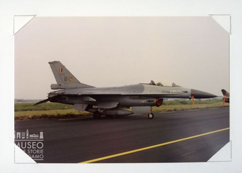 F 16 - Caccia supersonico