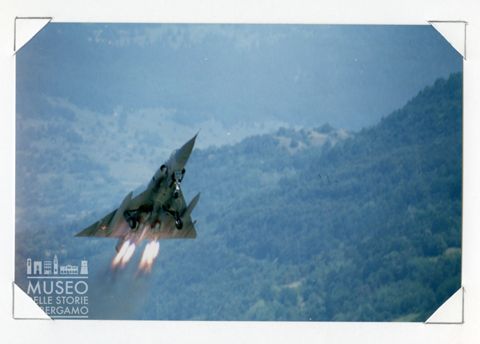 Dassault Mirage III S - Caccia a reazione in cabrata (Spettacolare)