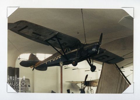 DH 80 A Puss Moth - Monoplano da turismo