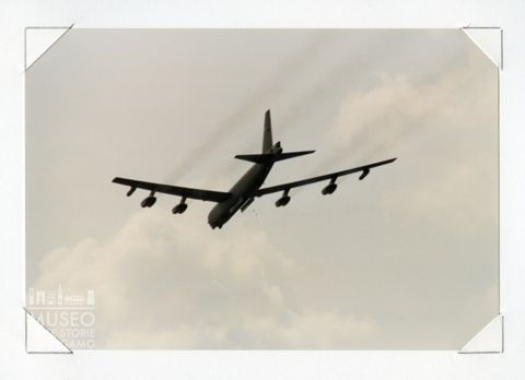 Boeing B 52 - Quadrigetto da bomb. (in decollo)