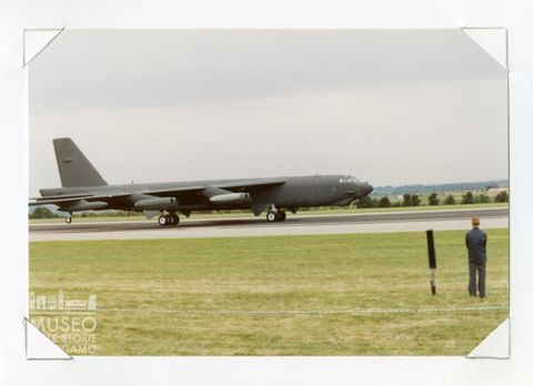 Boeing B 52 - Quadrigetto da bomb. (in decollo)