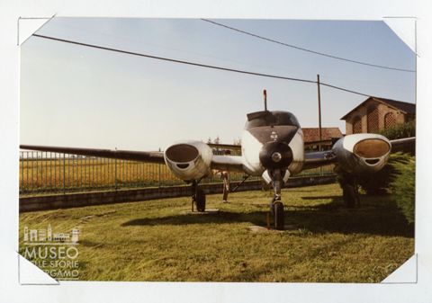 Beech Twuin Bonanza - Bimotore passeggeri (prato privato-inefficiente)