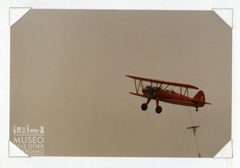 Boeing Sterman PT 13 Kaydet - Biplano da acrobazia (in volo)