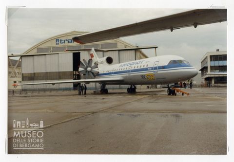 Yak 42 E - trireattore passeggeri