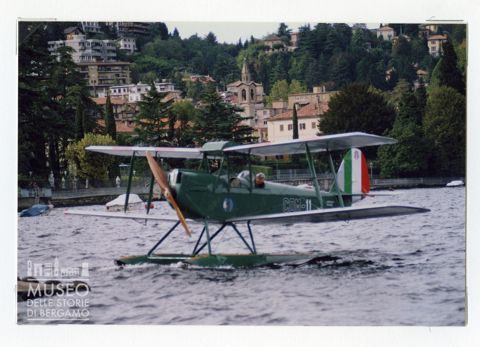 Caproni Ca 100 Idro - Biplano idro turismo (in volo dopo restauro)