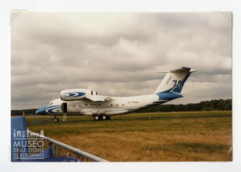 Antonov AN 74 (insegne Ucraina) - Bireattore passeggeri