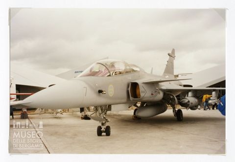SAAB 39 Gripen - caccia bomb.