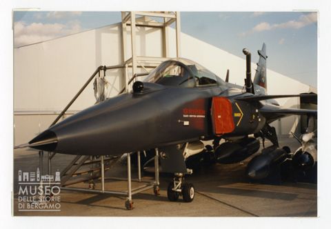 SAAB 39 Gripen - caccia bomb.