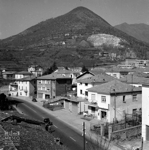 Veduta con colle