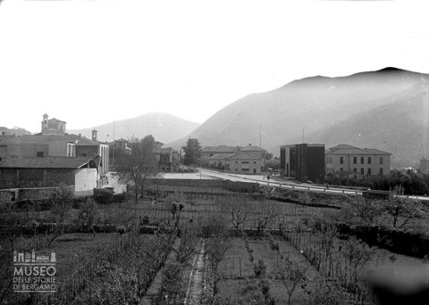 Veduta con municipio