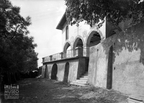 Santuario della Madonna dello Zuccarello, ingresso