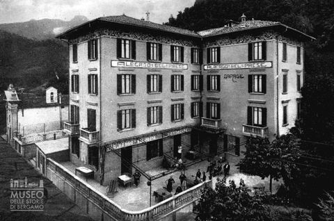 Riproduzione di una cartolina