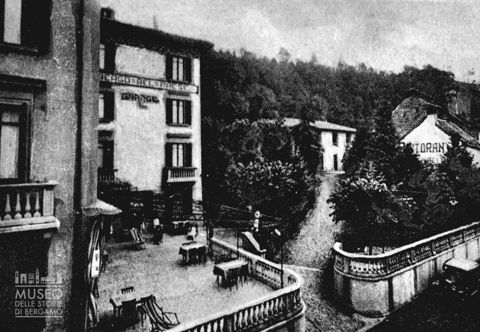 Riproduzione di una cartolina, dettaglio