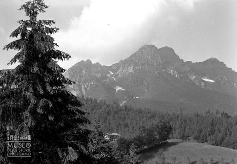 Veduta di un monte