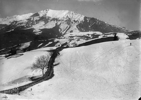 Monti innevati