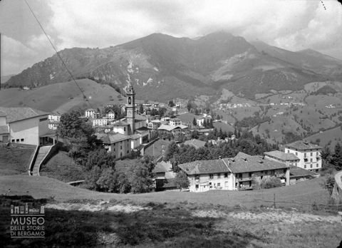 Veduta sul centro di Oltre il Colle