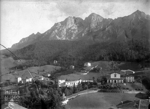 Chiesa parrocchiale e abitazioni