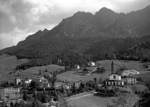 Panorama del centro con monti