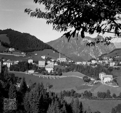 Oltre il Colle, centro abitato