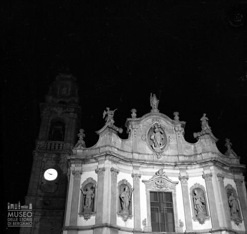 Chiesa parrocchiale, ripresa notturna