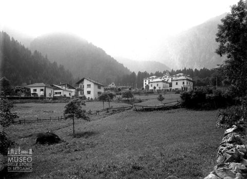 Piazzatorre, abitazioni e Colonia Genovese