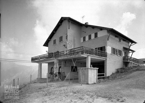Stazione seggiovia e rifugio [1]