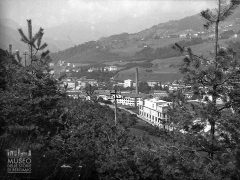 Panorama con polo industriale