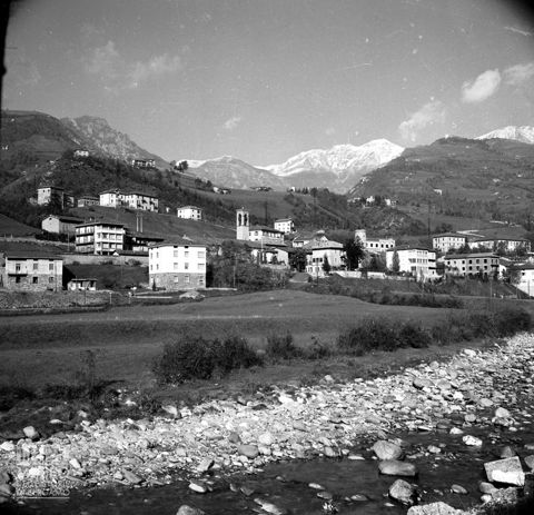 Centro abitato sul fiume