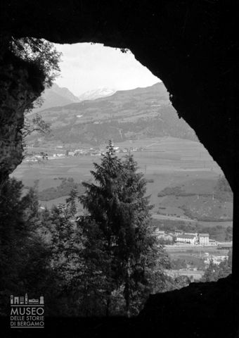 Veduta da una grotta