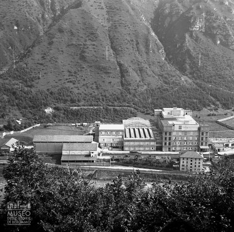 Industria ripresa dall'alto