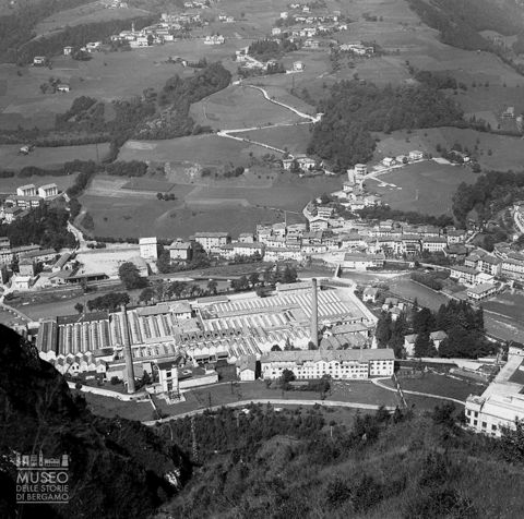 Panorama del paese e polo industriale