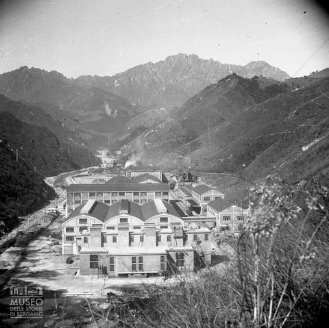 Stabilimento in una valle