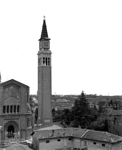 Chiesa dei SS. Pietro e Paolo, campanile