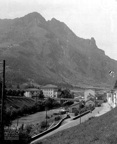 Centro abitato e monte