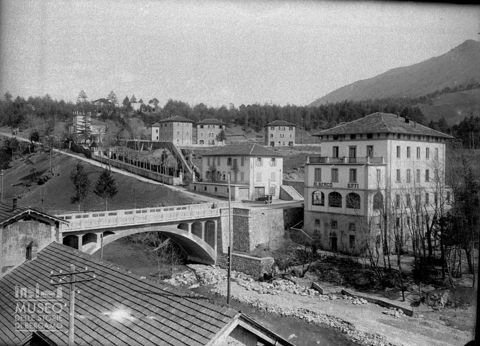 Ponte sul Serio e albergo