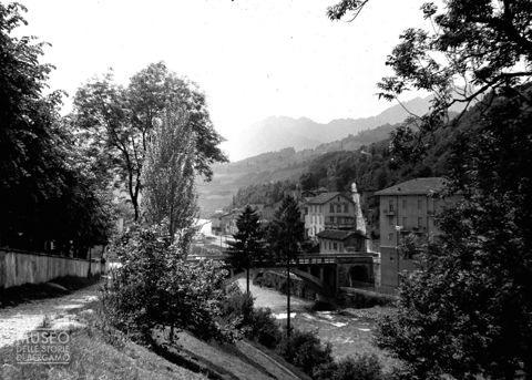 Ponte presso un albergo