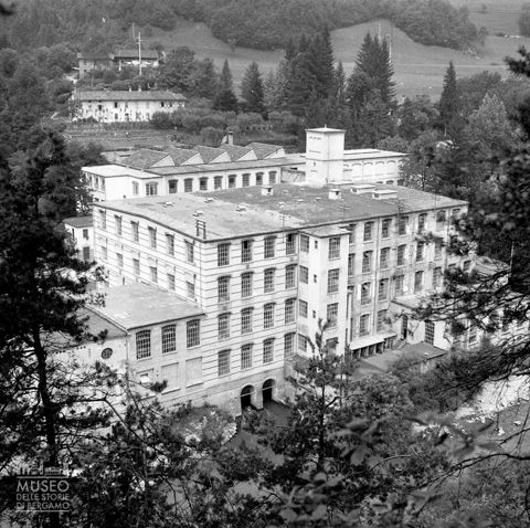 Stabilimento e fiume