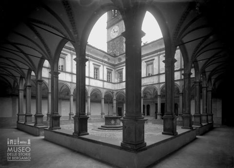 Abbazia di Pontida, chiostro superiore