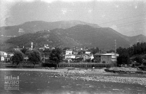 Veduta di Pradalunga e fiume Serio