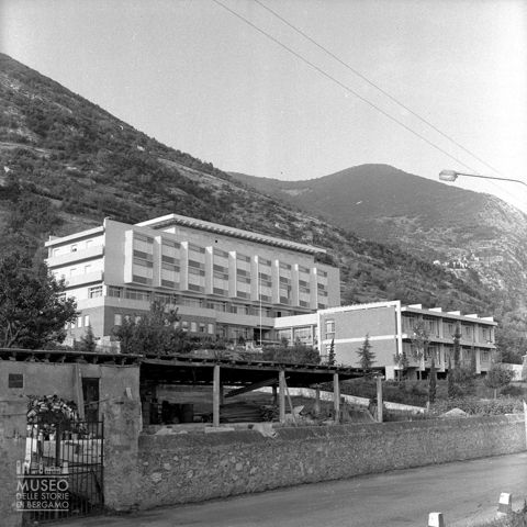 Edificio moderno [1]