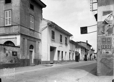 Ingresso della caserma militare