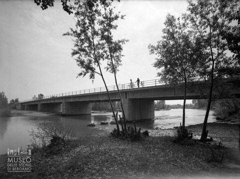 Pumenengo, fiume e ponte