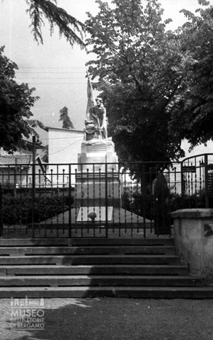 Monumento ai caduti [2]