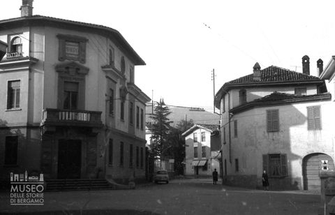 Strada con municipio