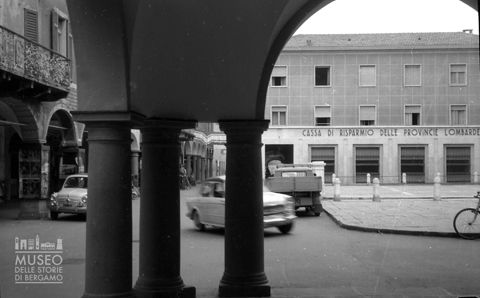 Portici e banca