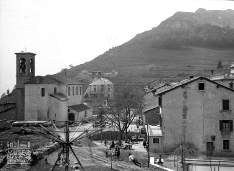 Centro abitato con giostra