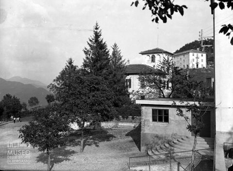Giardino e abitazioni