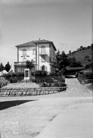 Villa e monumento ai caduti